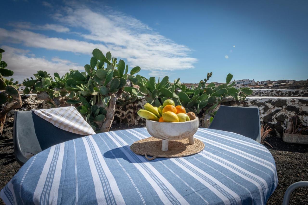 Beachfront Two Bedrooms House Casa Toral Majanicho Exterior foto